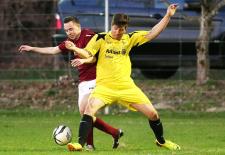 Photo Pascal Muller: GDJ (en jaune) joue sur deux tableaux (coupe et championnat) alors que Helsana Team (en rouge) lutte pour la promotion dans le groupe C