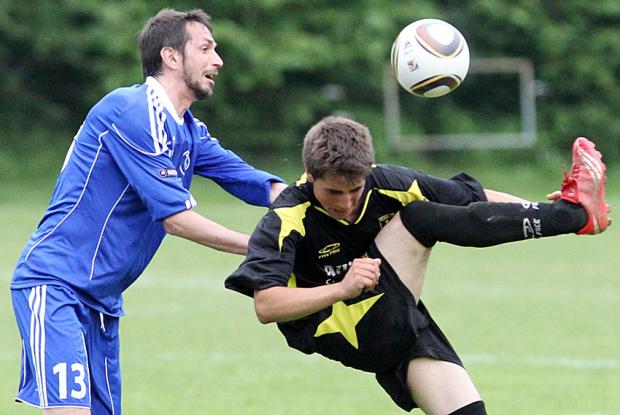 Photo d'archive Pascal Muller: L'UEFA (bleu) joue mercredi contre le Graap et GDJ (noir) joue jeudi contre Lausanne-Centre
