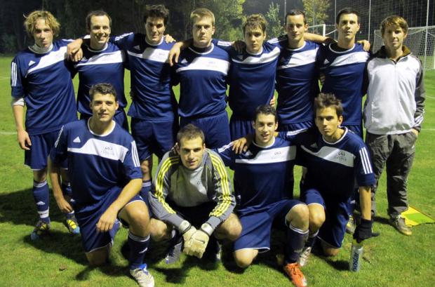 Photo EHL: L'équipe qui a remporté le championnat 2010 de la LRF