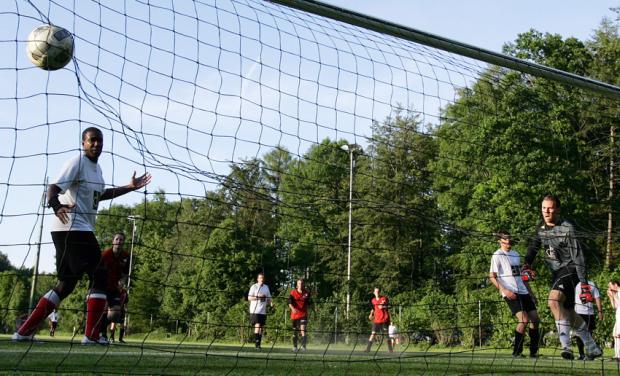 Photo Pascal Muller: Malgrès l'égalisation de HEIG-VD (3-3), Eagles s'imposera 4-3